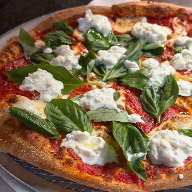 Stracciatella Pizza (Medium 12”).