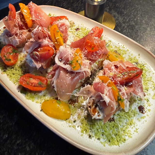 Crostini e Prosciutto.
