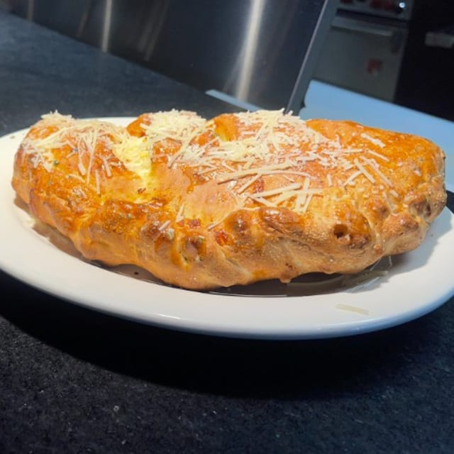 Melizana Special Calzone.