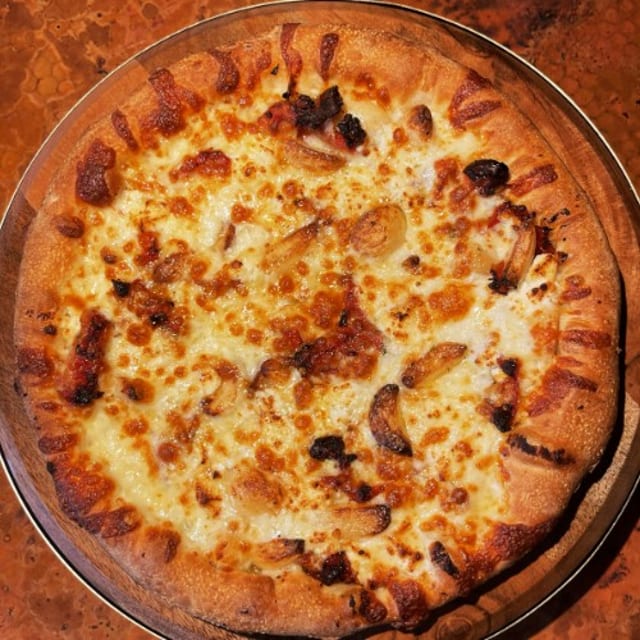 Roasted Garlic Pizza (Small 10").